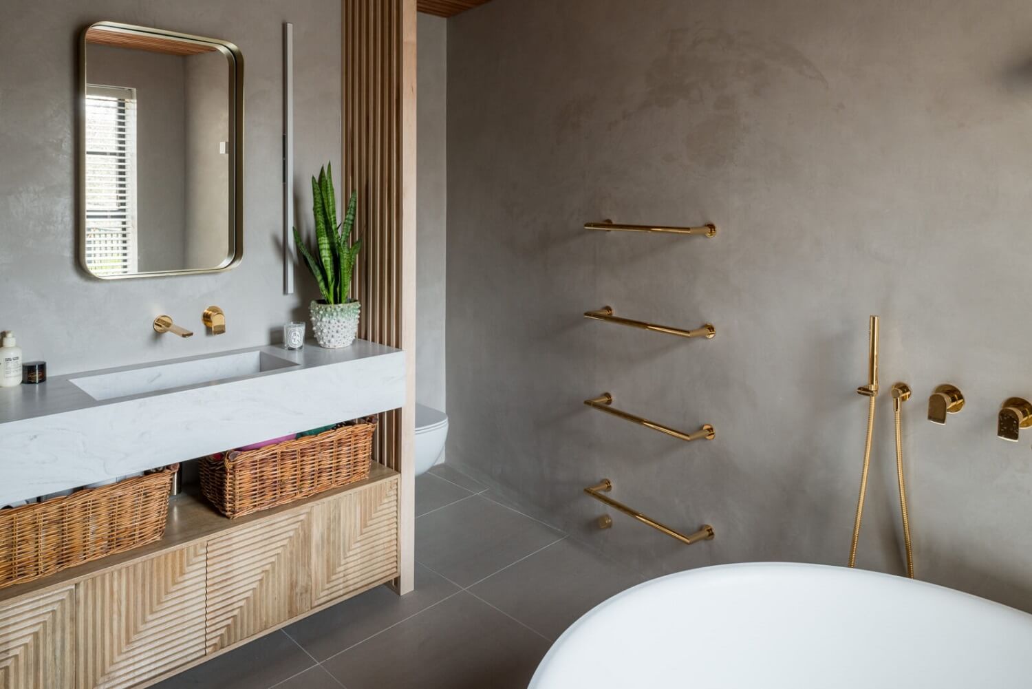 Luxury Bathroom with golden features